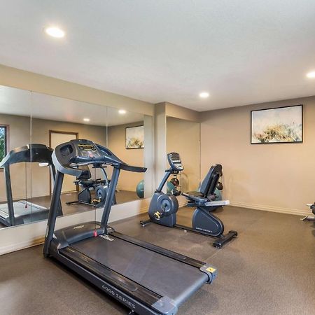 Best Western Mount Pleasant Inn Экстерьер фото