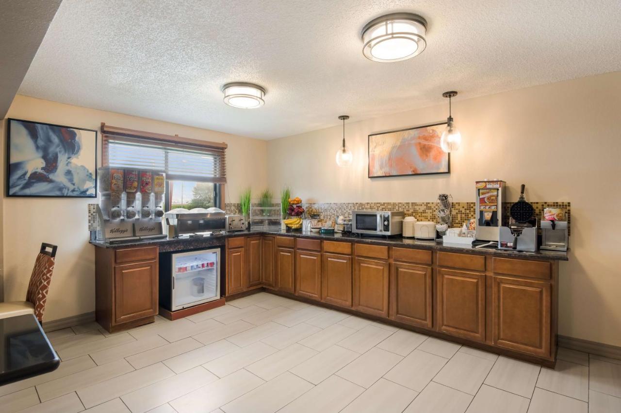 Best Western Mount Pleasant Inn Экстерьер фото