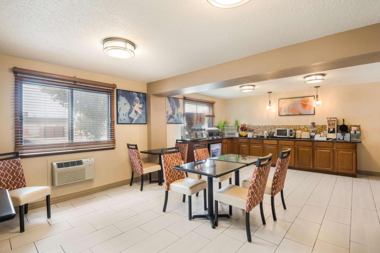 Best Western Mount Pleasant Inn Экстерьер фото