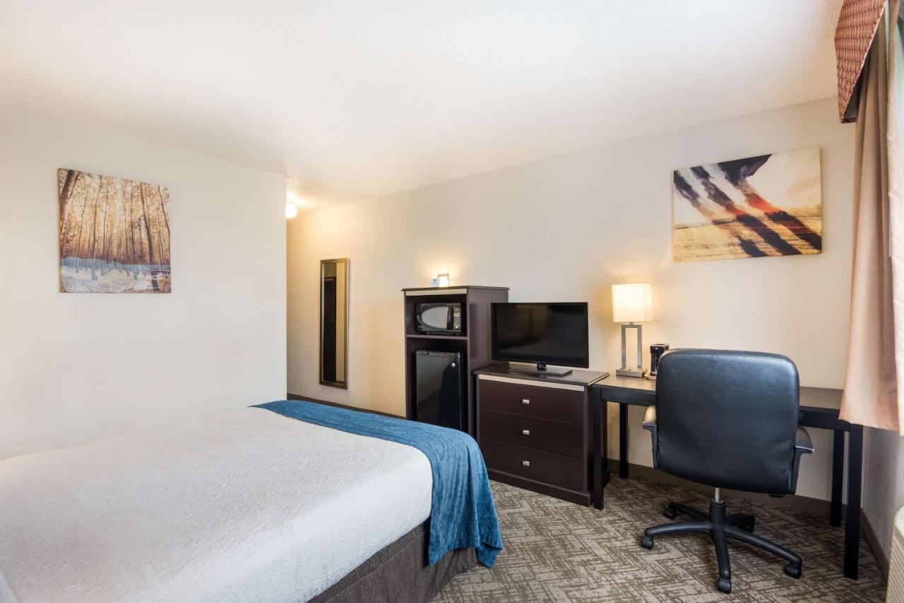 Best Western Mount Pleasant Inn Экстерьер фото