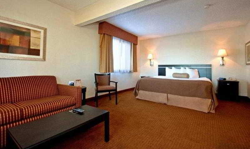 Best Western Mount Pleasant Inn Номер фото