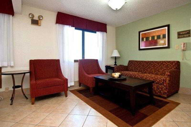 Best Western Mount Pleasant Inn Интерьер фото